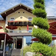 Das Freudenberg 2026 (c) Judith Weber (1) Hotel Das Freudenberg auf der Freudenberg-Halbinsel in Schliersee