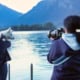 Christine Falken von „Pfoten in Szene“ fotografiert Sabine und ihren Schweizer Schäferhund Sully auf dem Steg am Schliersee.