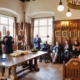 Beim Eintrag ins goldne Buch im Schlierseer Rathaus